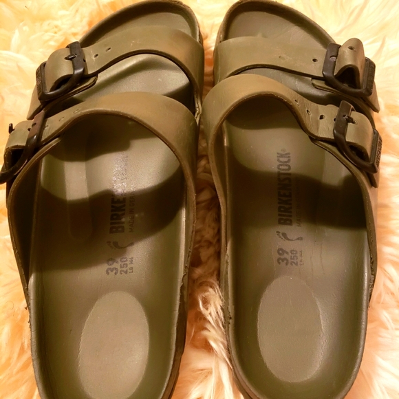 COPY - BIRKENSTOCK Arizona Essentials Sandals - Picture 2 of 3